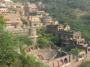 top weekend getaways  delhi