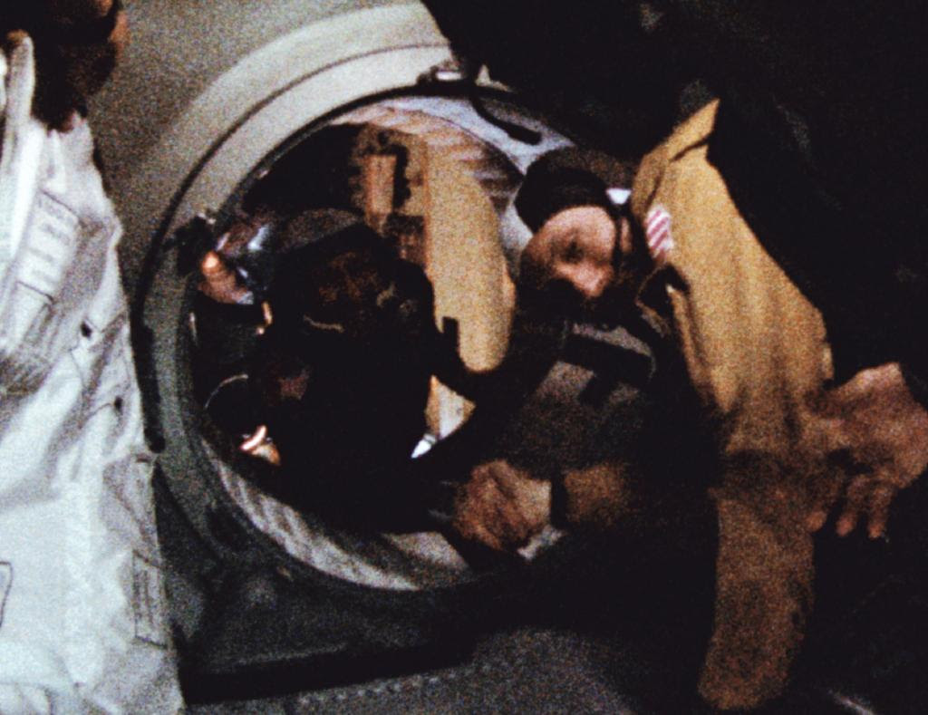Jul17-1975-ASTP-handshake