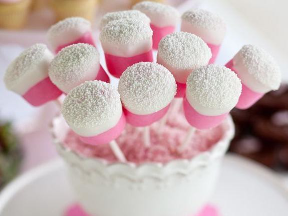 Pink chocolate marshmallows
