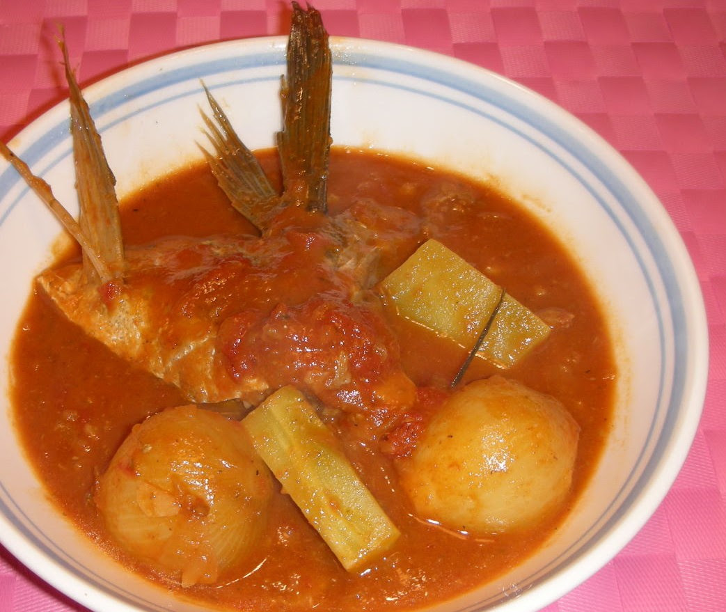 スズキのアラのトマト煮込み ブイヤベース風 のつもり ぷくの簡単料理レシピブログ