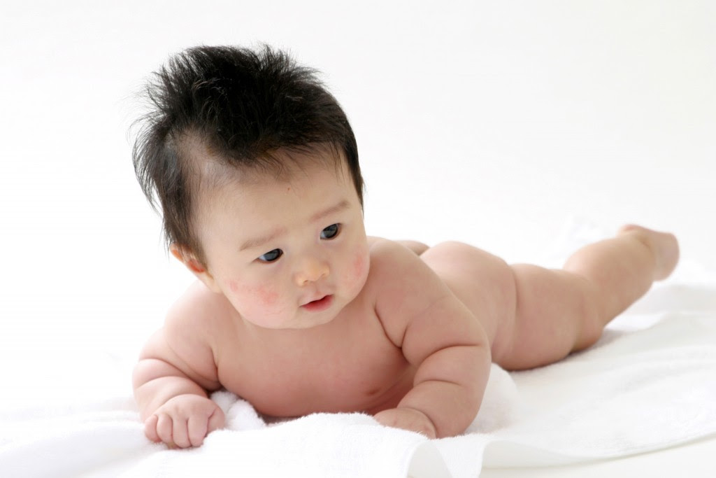 赤ちゃんが ずりばいやはいはいする時期は いつから Sarahの主婦日記
