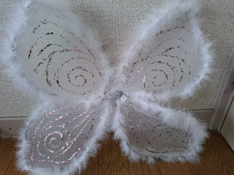 子育てつれづれ知恵袋 100均材料で 妖精の羽根の作り方 ハロウィン仮装やお遊戯会などに