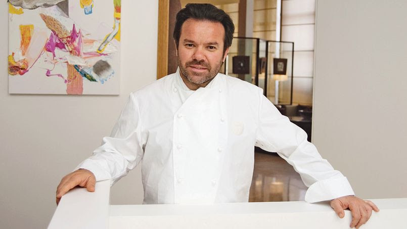 Michel Troisgros, héritier de trois générations de cuisiniers, ici dans son restaurant à Roanne.