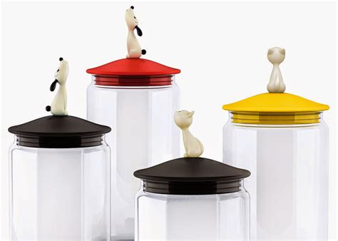 It is the world's leading plastic bag brand. Pet & Dog Food Storage Container - Red or Black | modern
