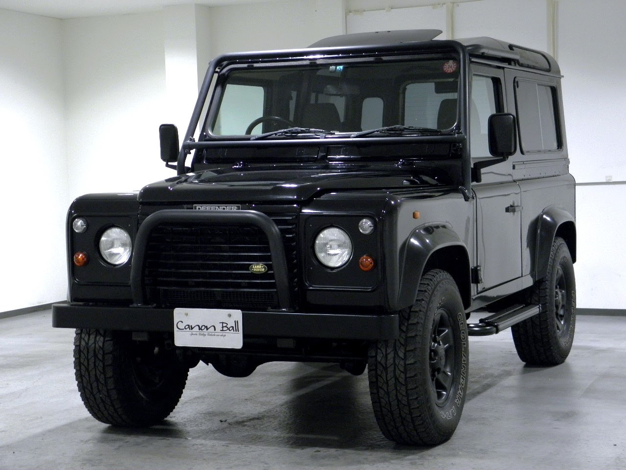 ディフェンダー 中古車詳細 ランドローバー専門店 中古車販売 キャノンボール 埼玉 16号線沿い ９０ ５０ｔｈアニバーサリーモデル限定車 サンルーフ 画像別
