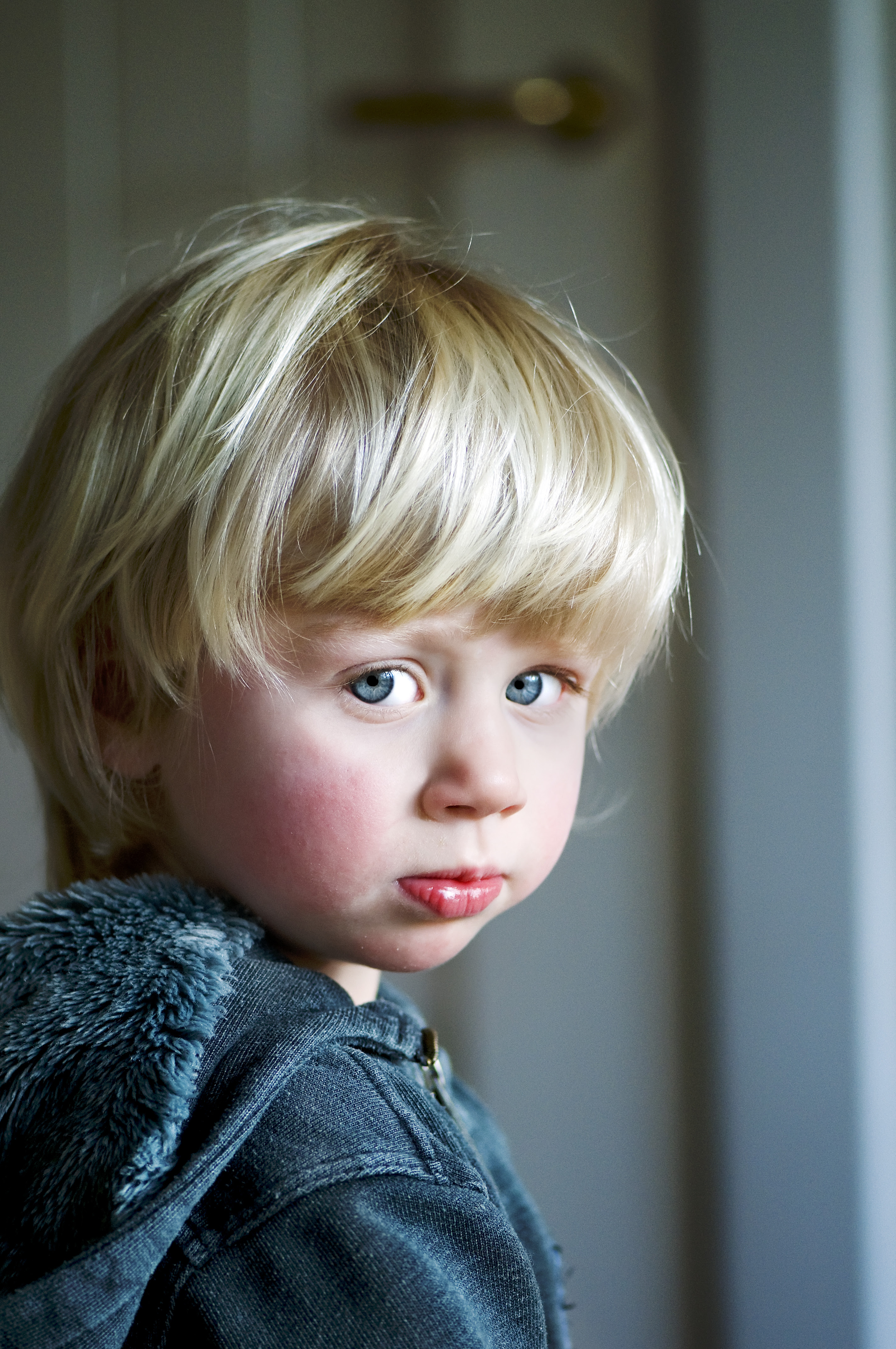 フリー画像 人物写真 子供ポートレイト 少年 男の子 外国の子供 金髪 ブロンド 画像素材なら 無料 フリー写真素材のフリーフォト