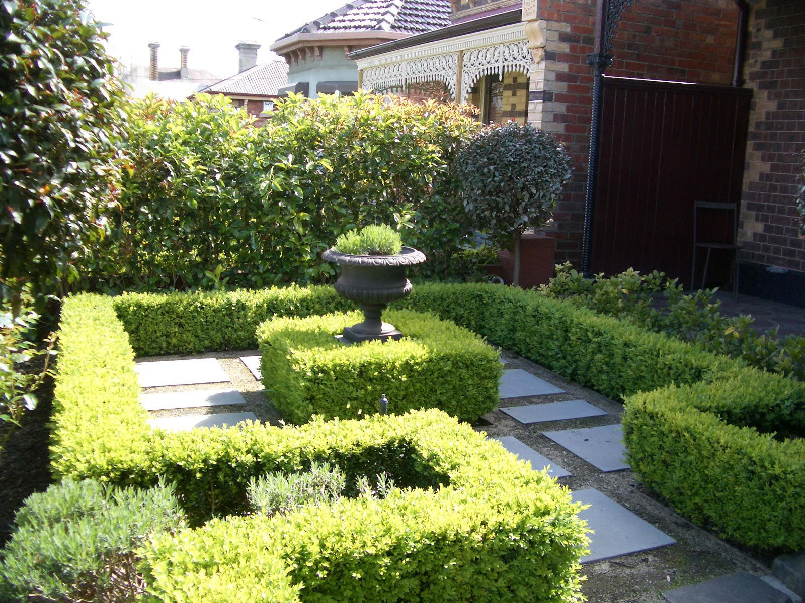 Formal Victorian Formal Victorian on Modern Italian Garden Design
id=27944