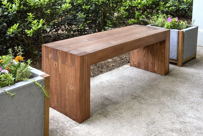 Williams Sonoma inspired DIY outdoor bench  diycandy.com