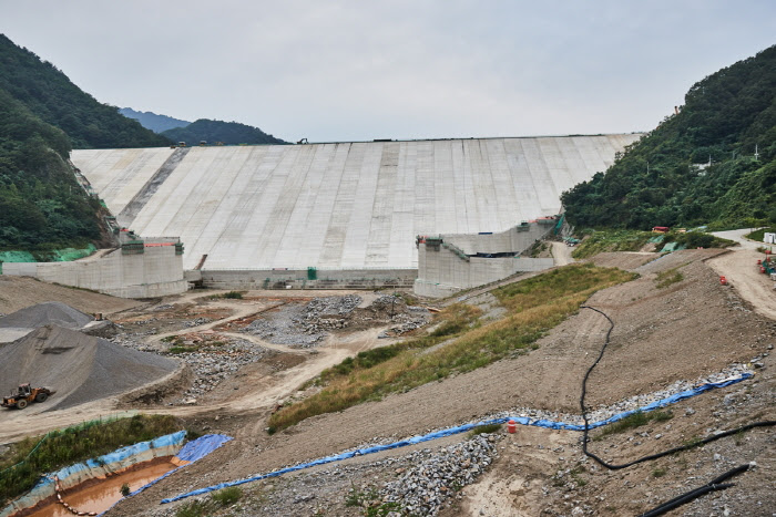 Peace Dam Hwacheon Official Korea Tourism Peace Dam Hwacheon Official Korea Tourism
