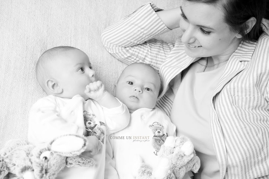 Seance Photo Bebe Jumeaux Sur La Celle Saint Cloud Andrea Matteo 2 Mois Photographe Bebe Grossesse Famille Et Mariage A Paris Region Parisienne Vannes Morbihan Et Alentours