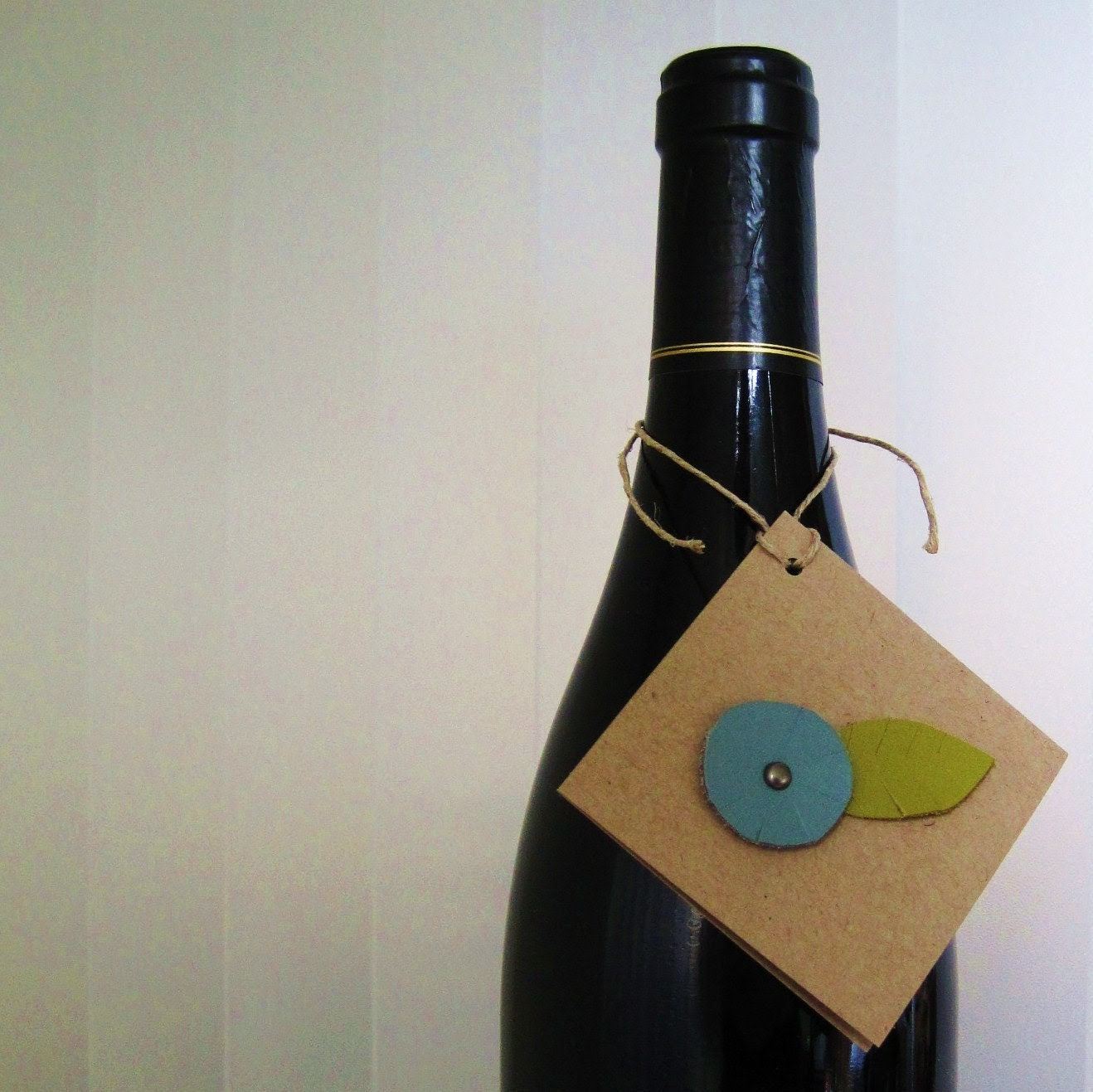 4 Blue Buds Wine Tags // Gift Enclosure Cards