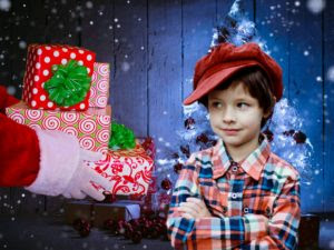 子供が喜ぶクリスマスプレゼントの渡し方は サンタさんが家にきたような演出をしよう Mamakao ママカオ