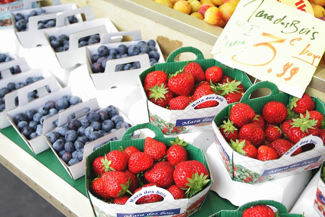 berries at the market
