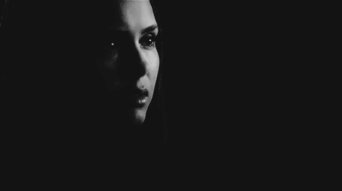 Sabe aquela pessoa que ri de tudo e de todos? Ela pode estar destruída por dentro.
(loveiswritten)