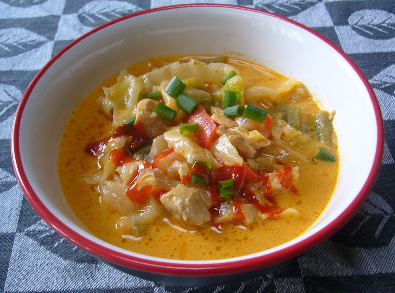 Easy Paleo Crock Pot Chicken Curry with Peppers and ...