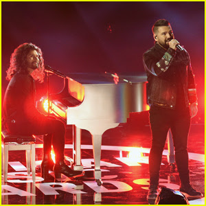 Dan + Shay Perform 'I Should Probably Go to Bed' at American Music Awards 2020