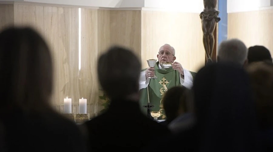 Papa Francisco: Ante la tentación, pidamos la gracia de ser “justos” y “misericordiosos” 