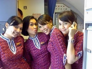 Foto "Panas" dan Narsis Pramugari Lion Air - CuitNews.com