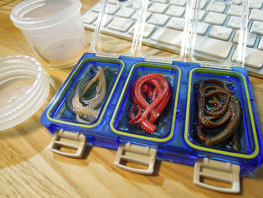 防水ケースで ガルプを見やすく 取り出しやすく