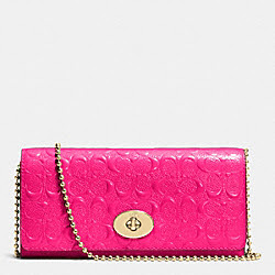 SLIM CHAIN ENVELOPE IN SIGNATURE DEBOSSED PATENT LEATHER - COACH f53125 - LIGHT GOLD/PINK RUBY