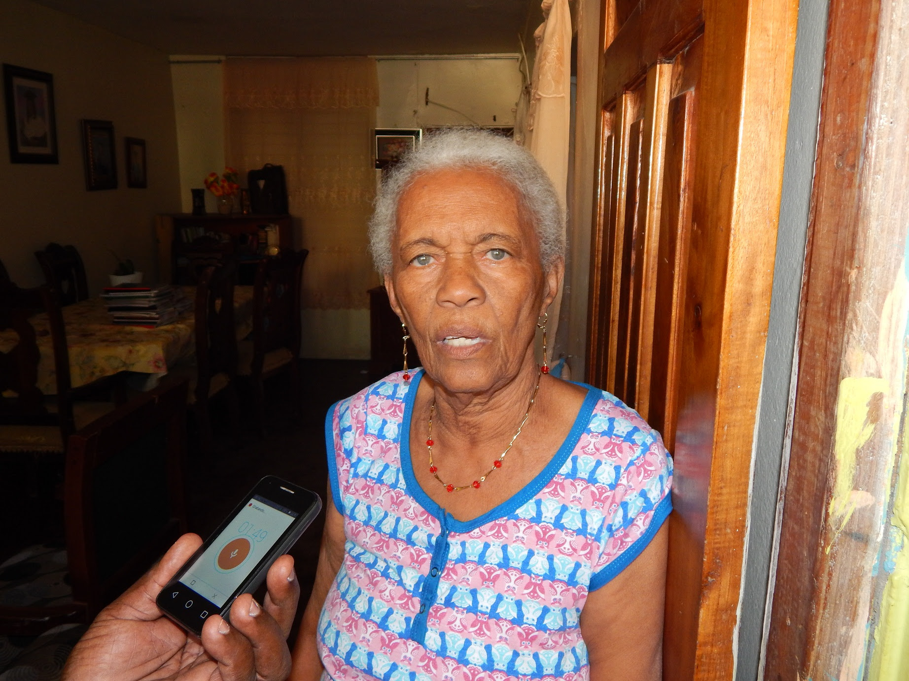 BARAHONA: Anciana denuncia ladrones saquean su casa