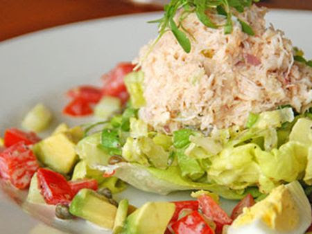Healthy Lunch Idea: Crab Louie Salad