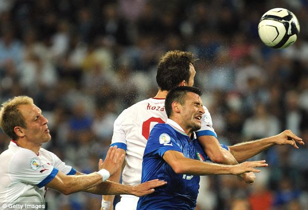 Heads up: Pasqual (R) challenges Libor Kozak of Czech Republic