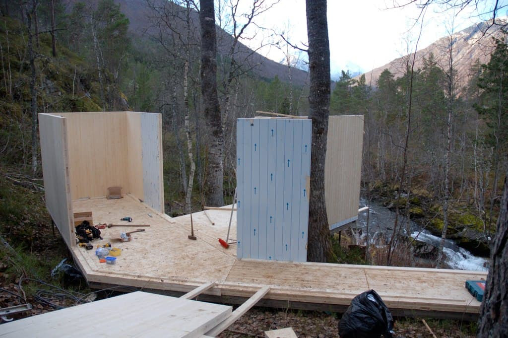 Minimalist Juvet Landscape Hotel in Norway | HomeDSGN