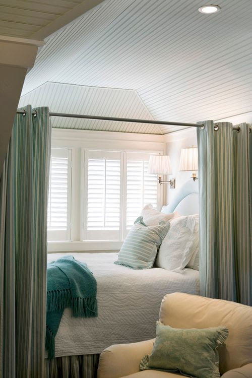 Love the bed nook thatâs just created by hanging curtains. How ...