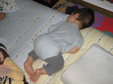 うつ伏せ寝 ぐちやらなんやら