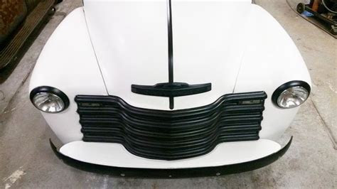 Using wood paint can be very tricky sometimes. Satin White paint job with black accents | White paints