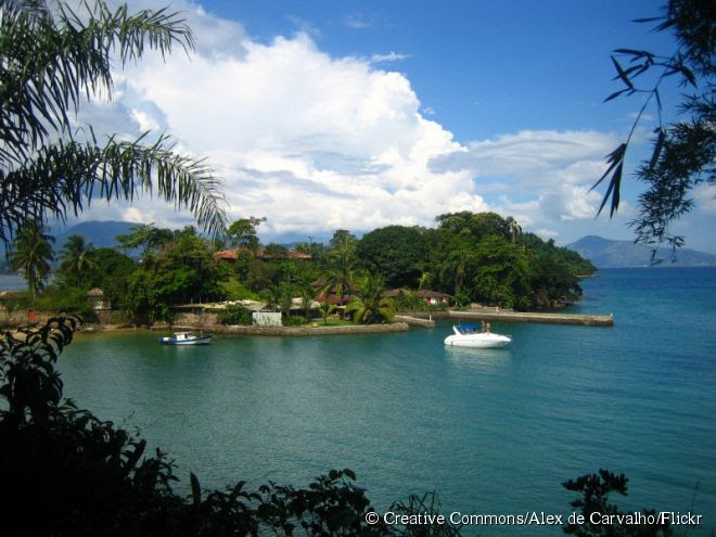 A Ilha de Gipóia é um dos destinos mais procurados por quem faz o passeio de barco ou escuna em Angra dos Reis
