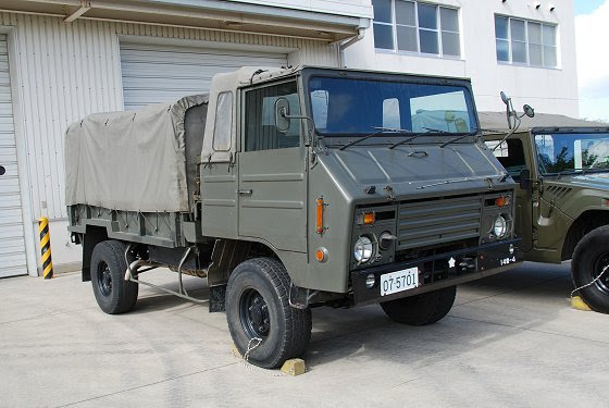 陸上自衛隊 73式中型トラック 新型 いこまいけ高岡