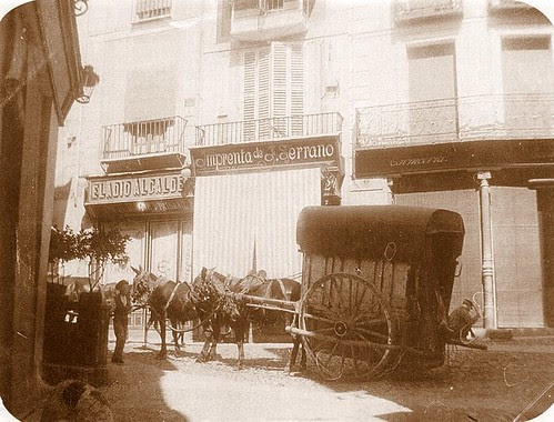 Carro en las cuatro calles