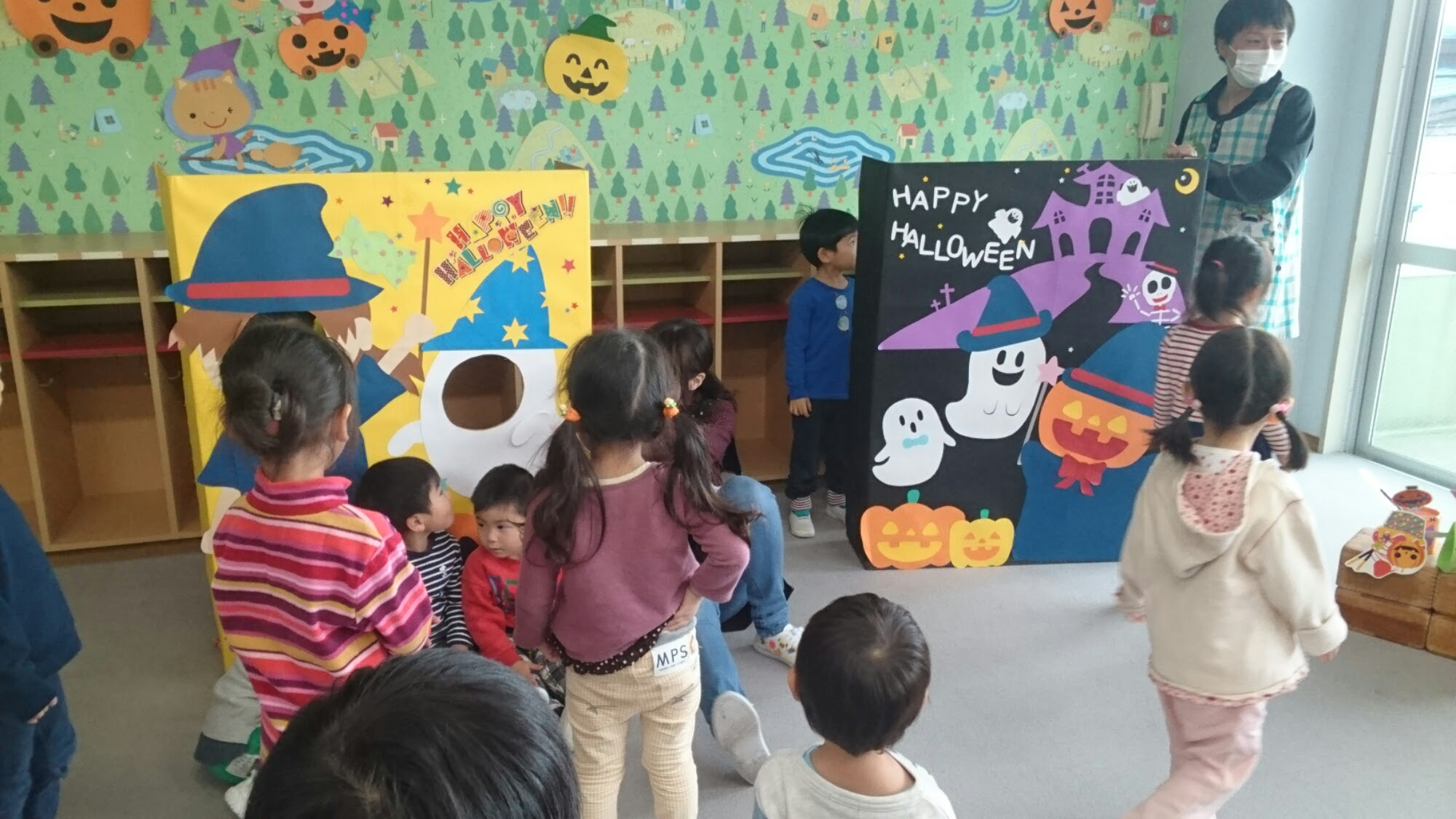 ハロウィンコーナー遊び O 愛育幼稚園のhpへようこそ