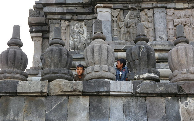 Peek-a-boo kids at Pramanan Shiva temple