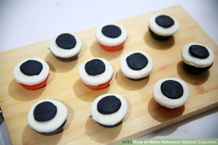 Make Halloween Eyeball Cupcakes Step 8.jpg
