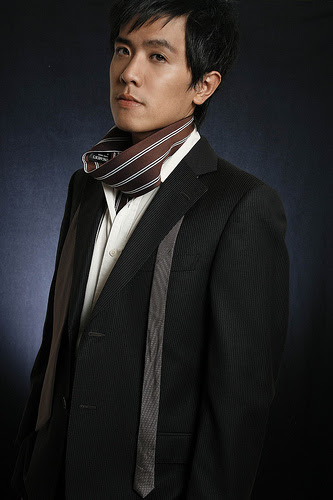 フリー画像 人物写真 男性ポートレイト 外国人男性 イケメン 台湾人 スーツ フリー素材 画像素材なら 無料 フリー写真素材のフリーフォト