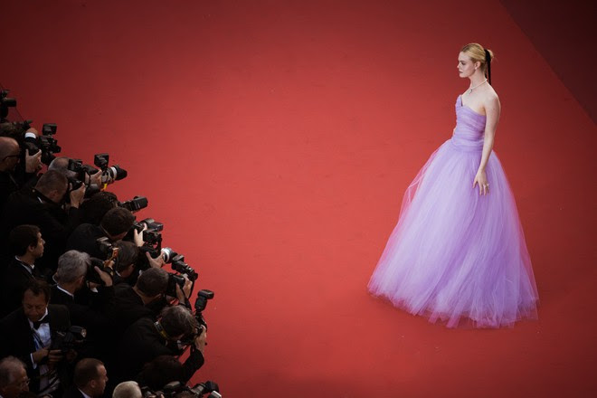  Phạm Băng Băng bị hồ sơ, đẹp không tồi tệ hơn e lle Fanning trên thảm đỏ Cannes - 7 ảnh "title =" Phạm Băng Băng đã phải chịu đựng những chiều sâu, không kém phần xinh đẹp Elle Fanning trên thảm đỏ Cannes - 7 ảnh "rel =" lightbox "PHOTOID =" d0ab7b30-40ef- 11e7-92d4-13224a27406c "type =" "style =" ảnh max-width: 100%; "Dữ liệu ban đầu =" http://ift.tt/2qe6d1q -arrivals-292e1dbhqkqx-1495678444393.jpg "width =" "height =" "> </div> <div class=