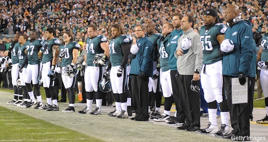 Jeremy Shockey didn?t like the way Texans stood during anthem