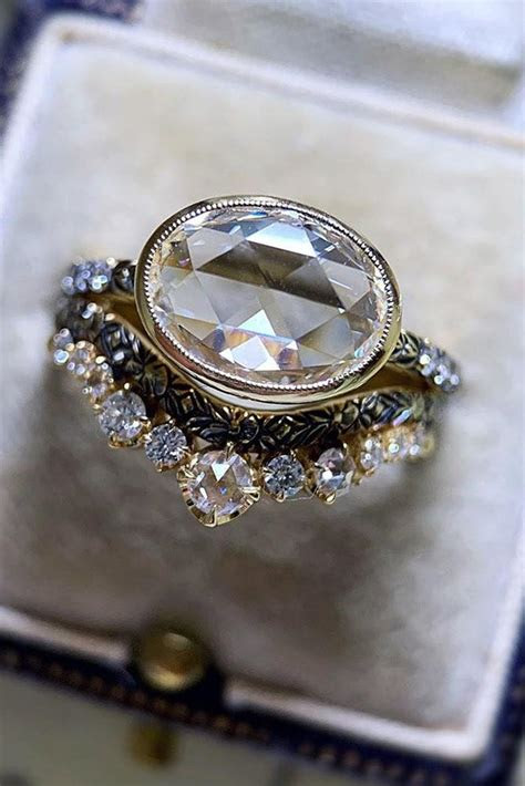 If you're ready to pop the question or want to help someone shop for your ring. 24 Sophisticated Vintage Engagement Rings To Prove Your