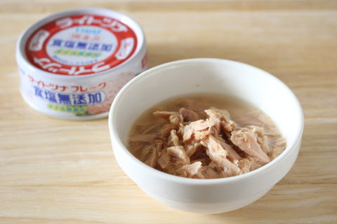 離乳食中期食2週目 はじめてのツナ はじめての鶏ささみ 保育園で働いていた管理栄養士藤原朋未がお届けする ママ楽ごはん