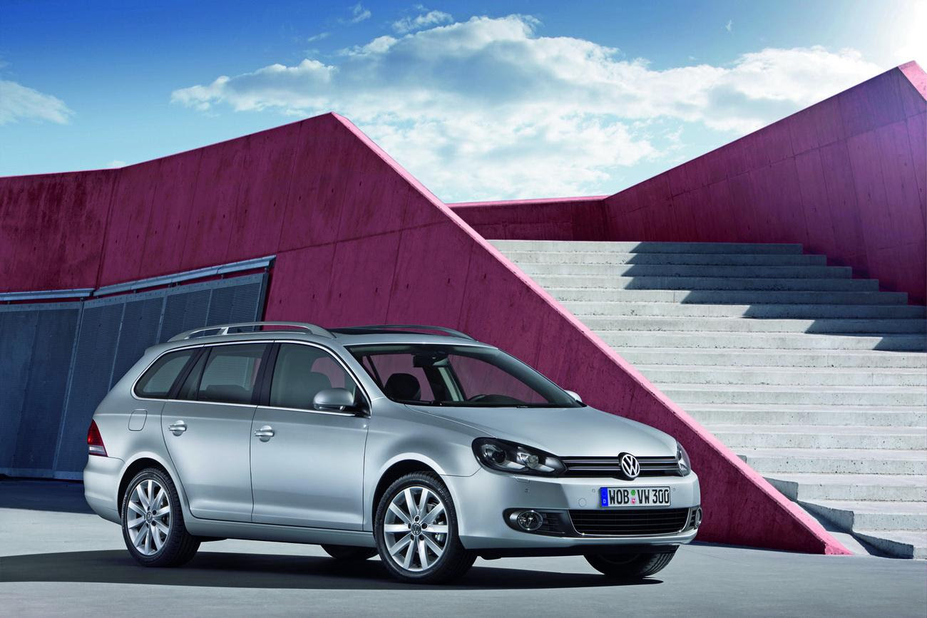 2010 Volkswagen Passat Wagon Tuning Pictures