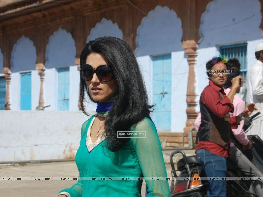 Riddhi Dogra Indian Television Actress very hot and spicy stills