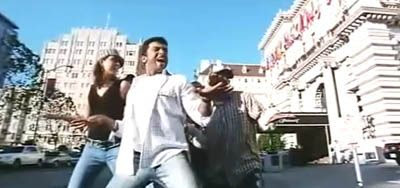 http://img.photobucket.com/albums/v252/BollyNuts/Vaaranam%20Aayiram/5song02.jpg