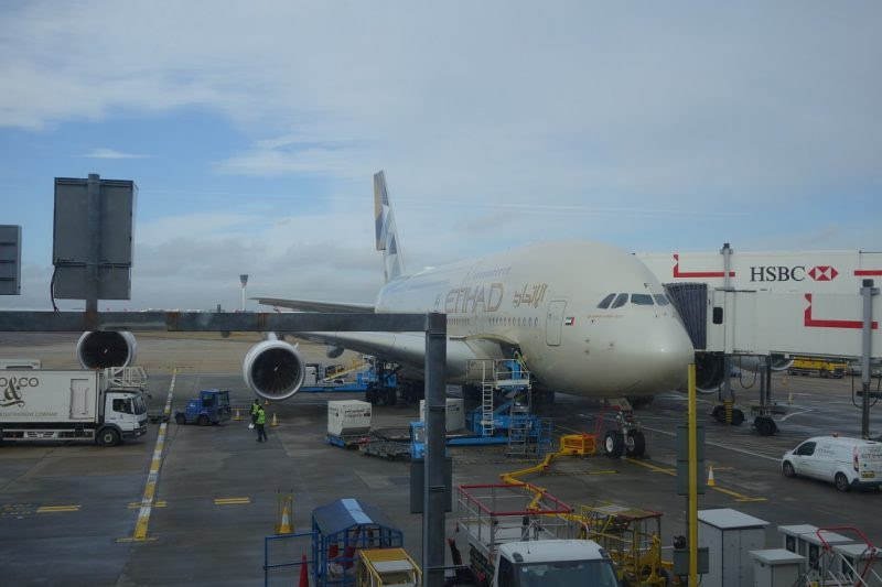 エティハド航空は中東系でエコノミーでも豪華 しかも意外と安い