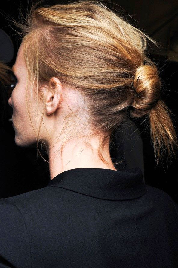 Le Fashion Blog Hair Inspiration Effortless Knotted Bun Wavy Up Do Backstage Narciso Rodriguez FW 2011 photo Le-Fashion-Blog-Hair-Inspiration-Effortless-Knotted-Bun-Wavy-Up-Do-Backstage-Narciso-Rodriguez-FW-2011.jpg