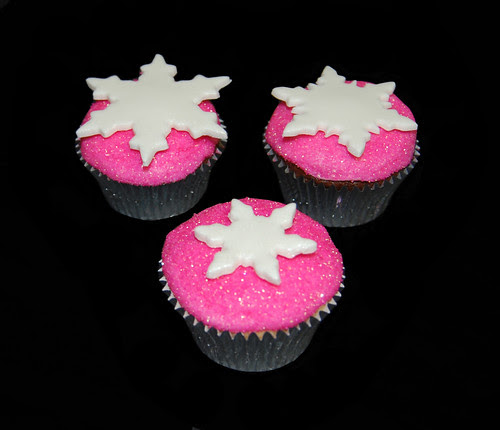 pink glittery snowflake cupcakes