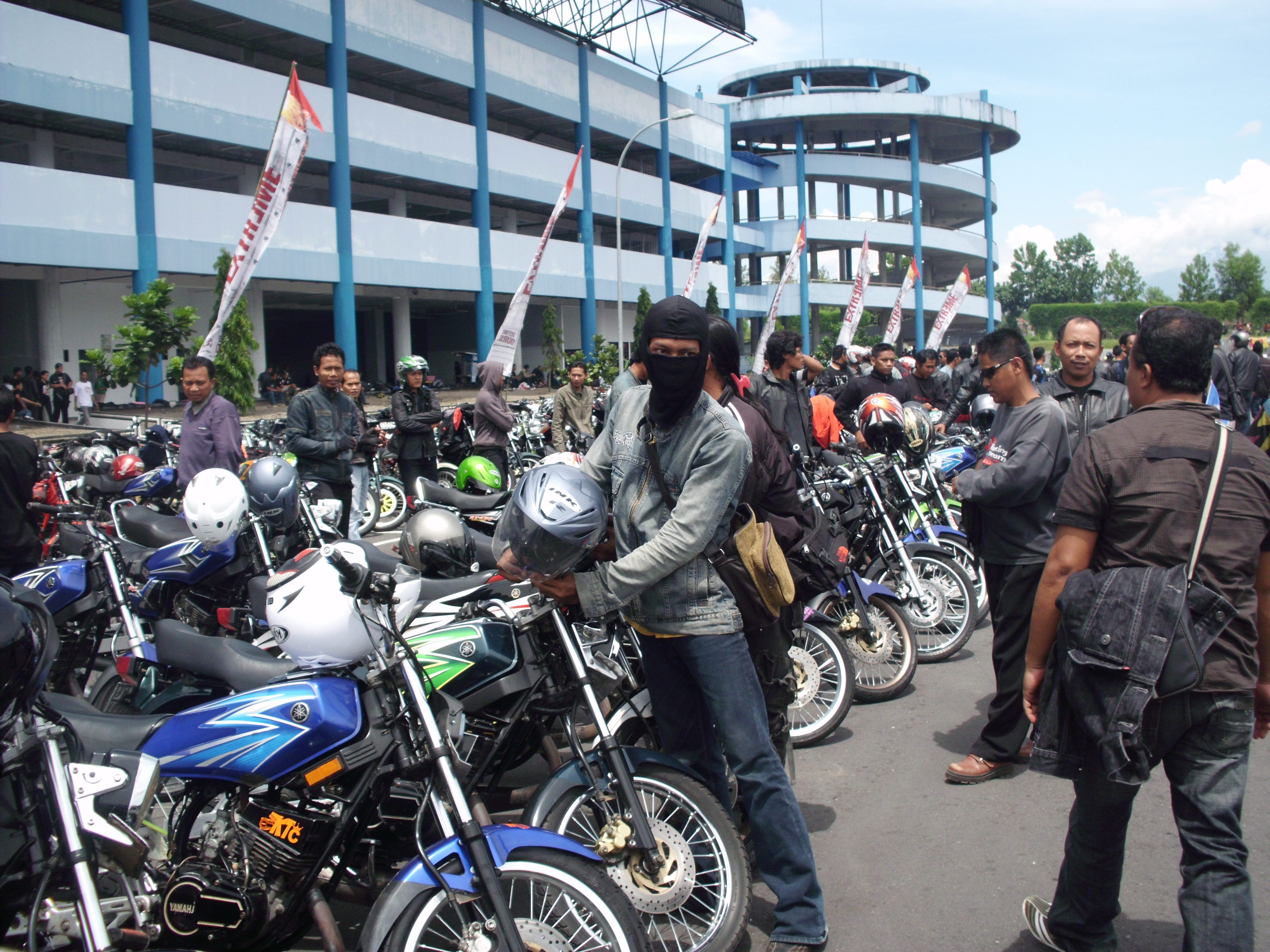 King Tempel Community Touring