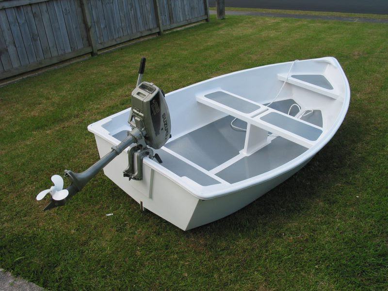 Dixi Dinghy. 3:1 plywood dinghie